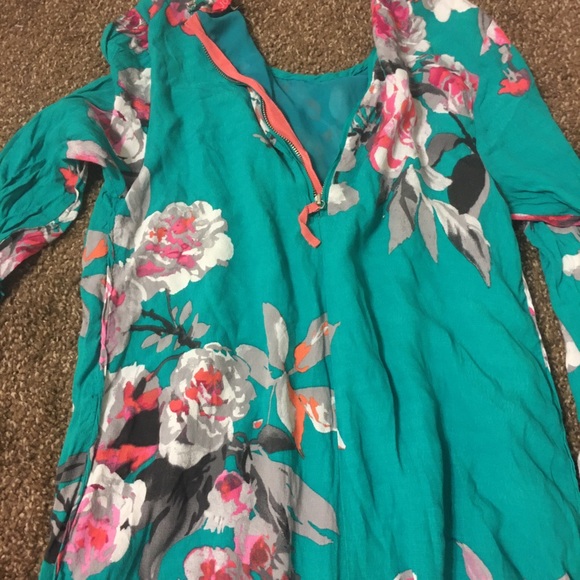 Dress - Picture 4 of 4